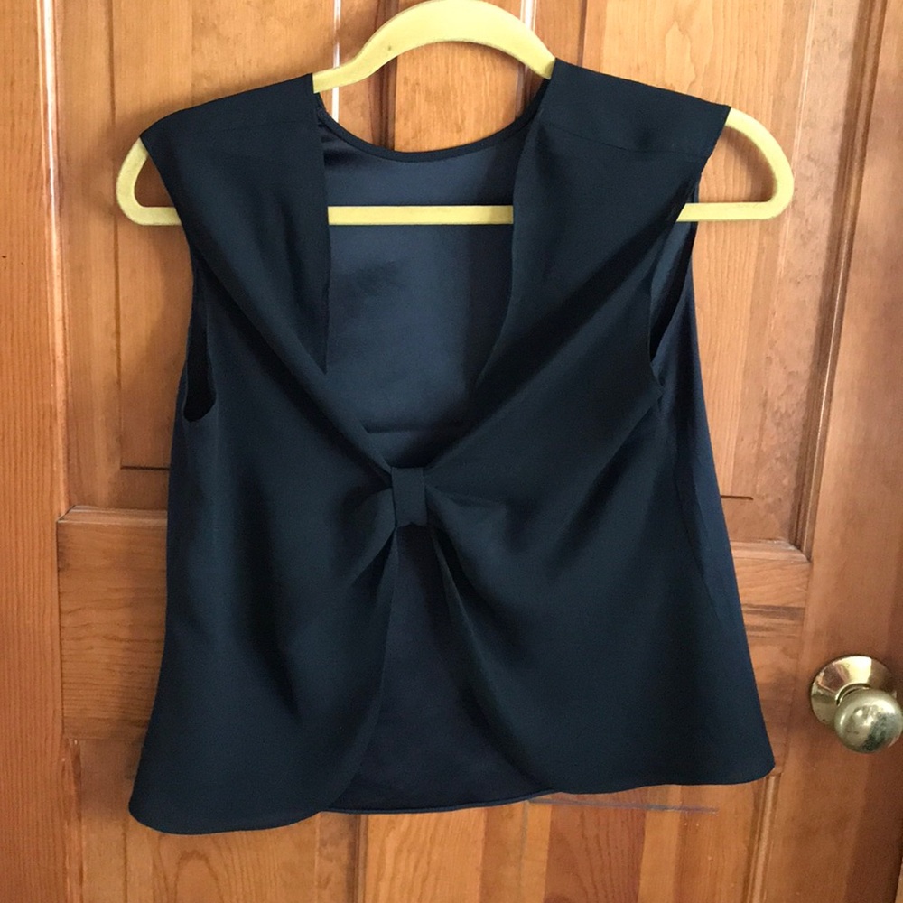 Express Open-Back Top - Picture 2 of 3